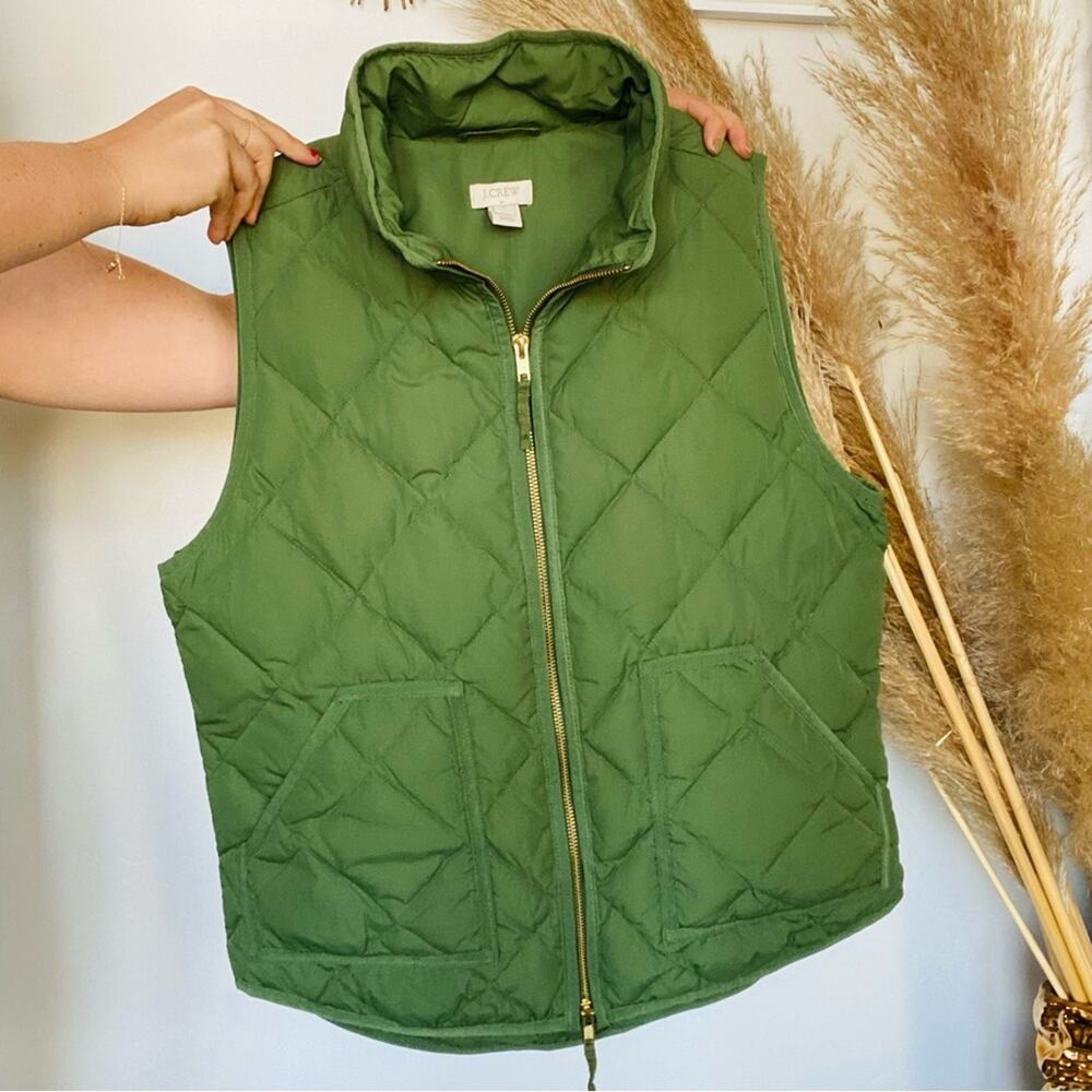 J CREW Olive Green Quilted Puffer Down Gold Zip Vest Jacket Layer Pockets M - Picture 3 of 9